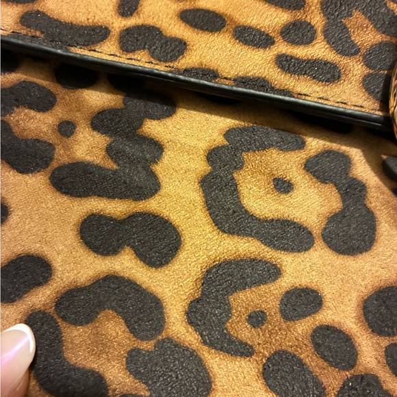 SOLE SOCIETY LEOPARD PRINT ENVELOPE CLUTCH/PURSE - Picture 9 of 9